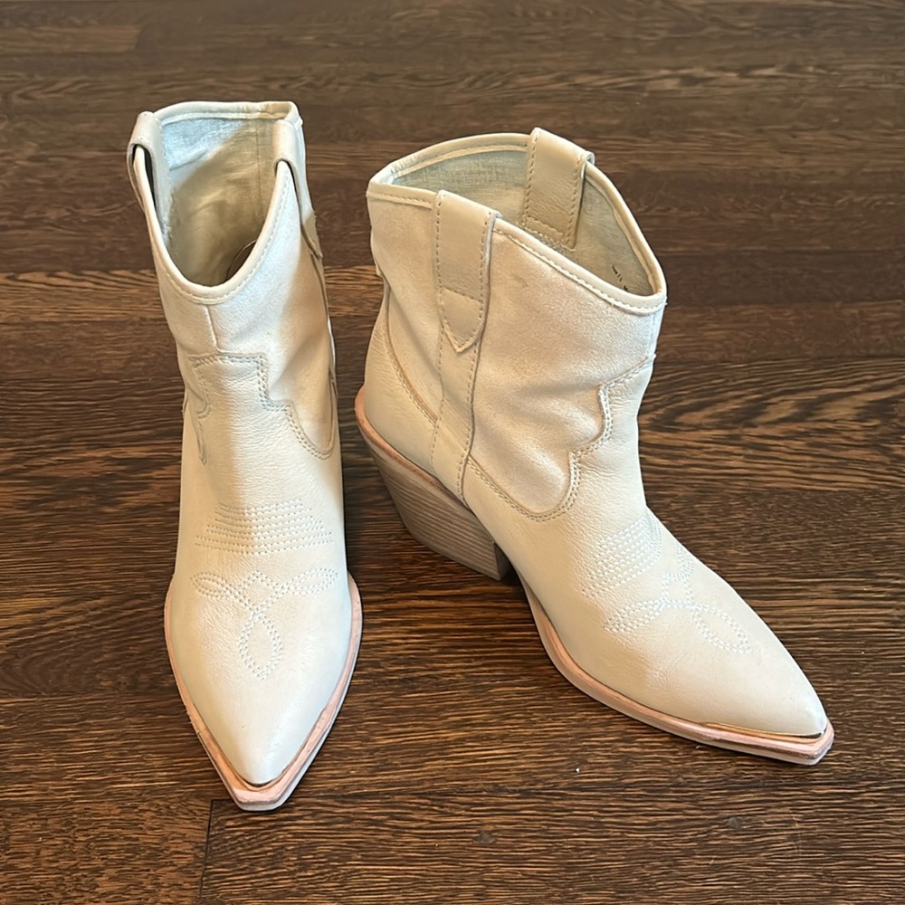 Dolce Vita Nashe Bootie Size 7.5